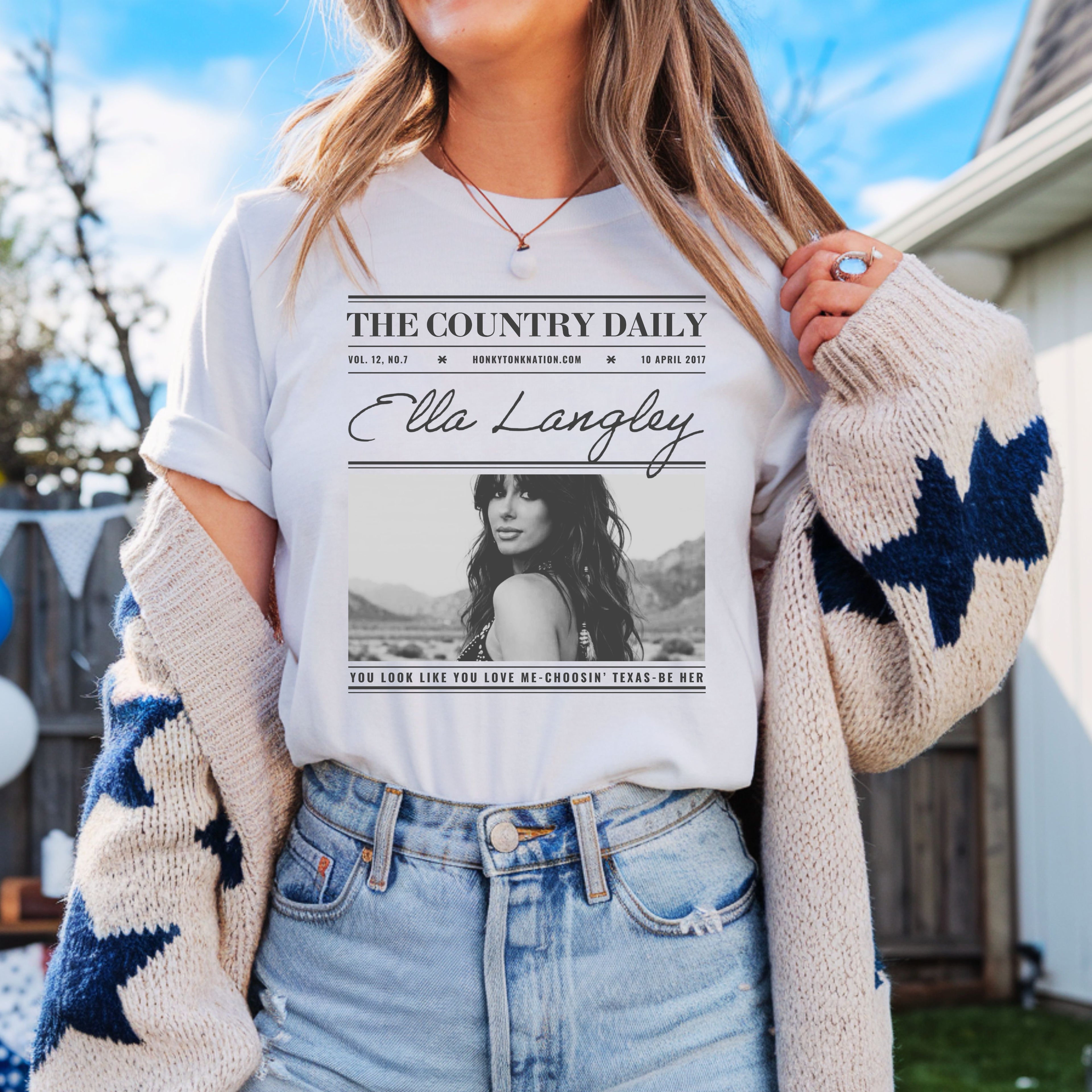 82197 - THE COUNTRY DAILY