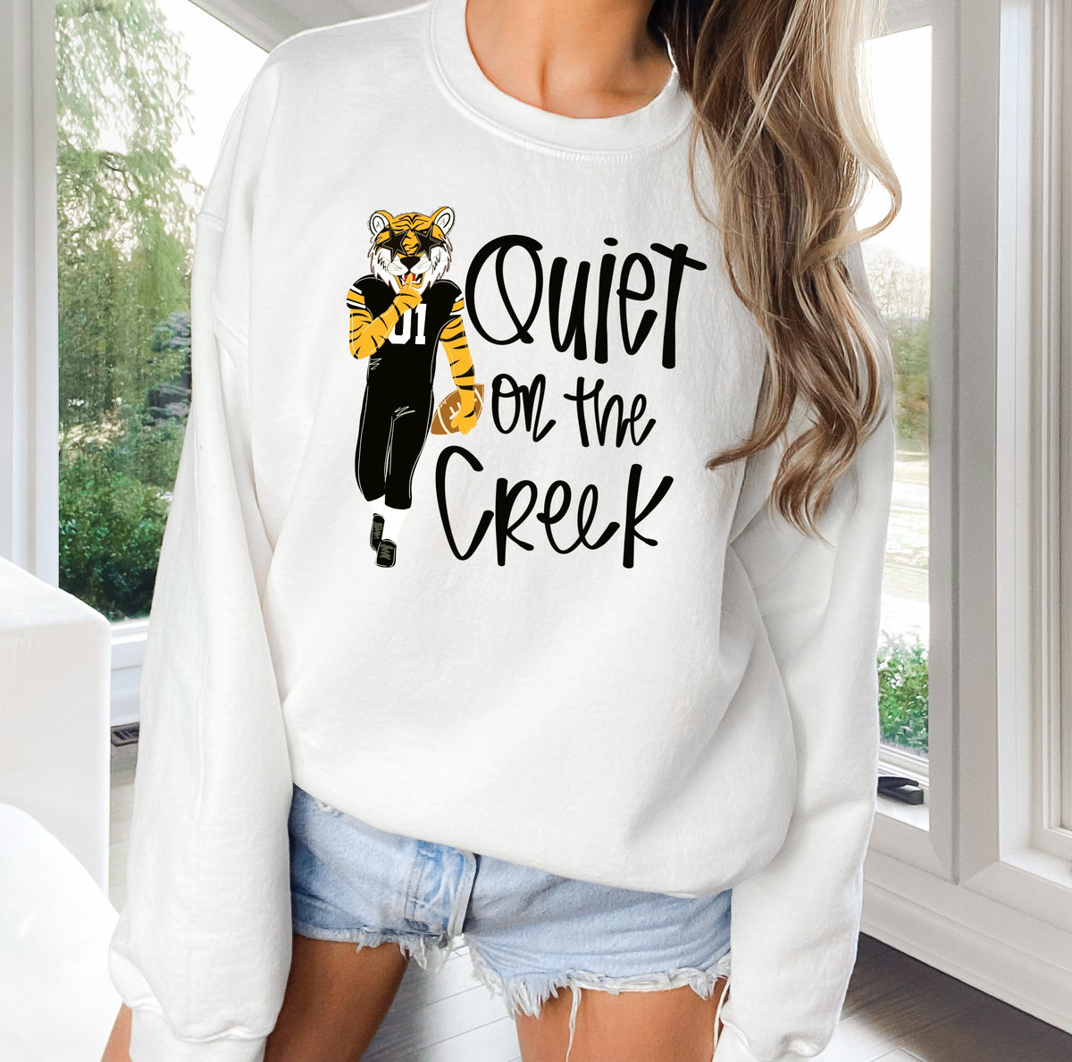 82419 QUIET ON THE CREEK TIGER