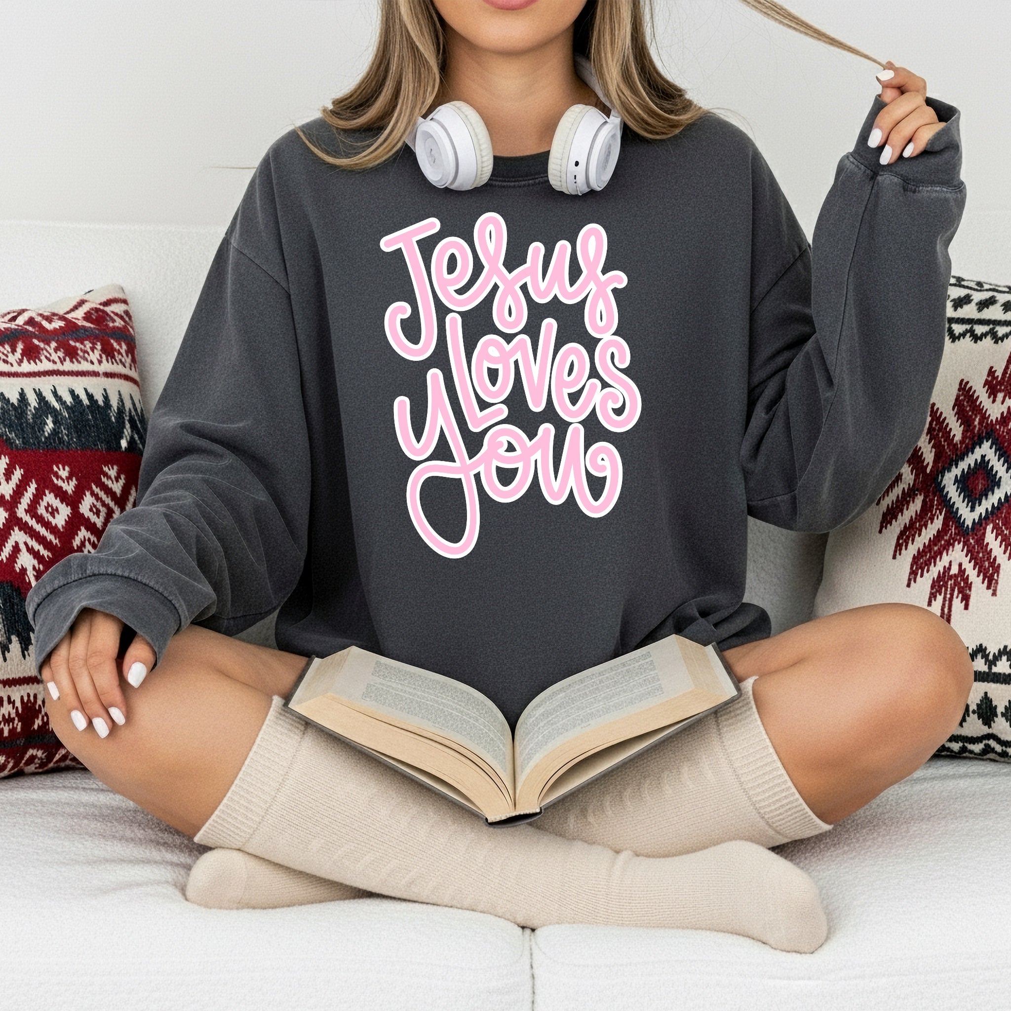 82421 JESUS LOVES YOU